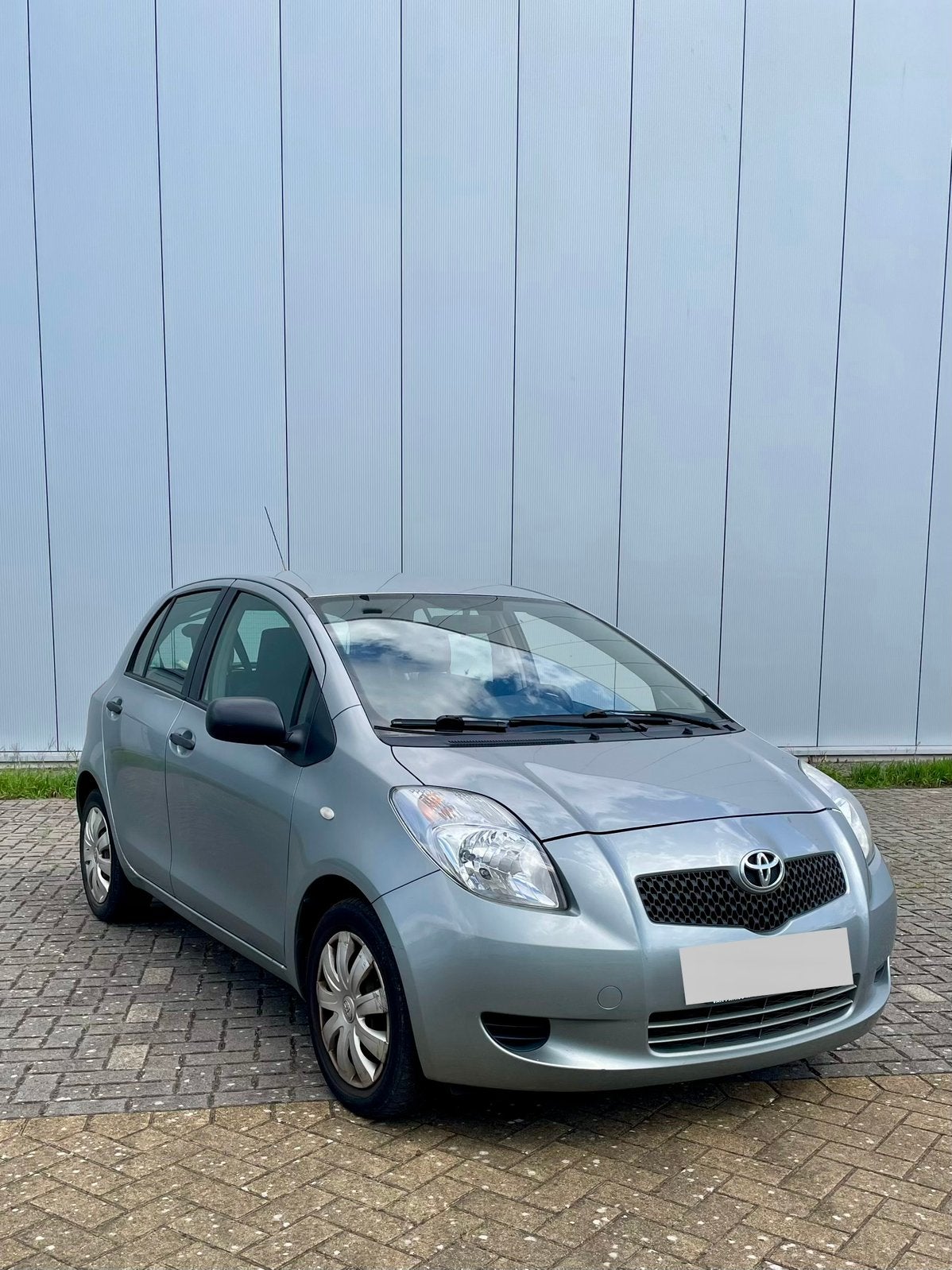 Toyota Yaris, Autos, Toyota, Argent ou Gris, Achat, Entreprise, Boîte manuelle