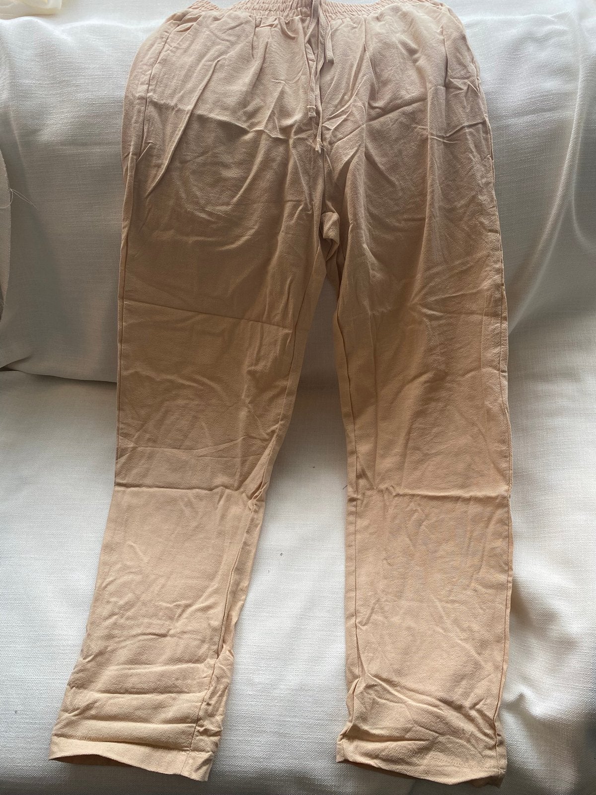 Comfortabele beige broek met elastische taille, Kleding | Dames, Broeken en Pantalons, Maat 38/40 (M), Beige, Nieuw, Ophalen of Verzenden