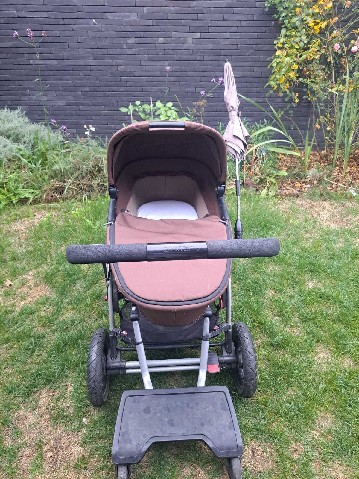 kinderwagen met draagmand en zitje en meerijdplankje, Gebruikt, Verstelbare duwstang, Maxi-Cosi, Ophalen