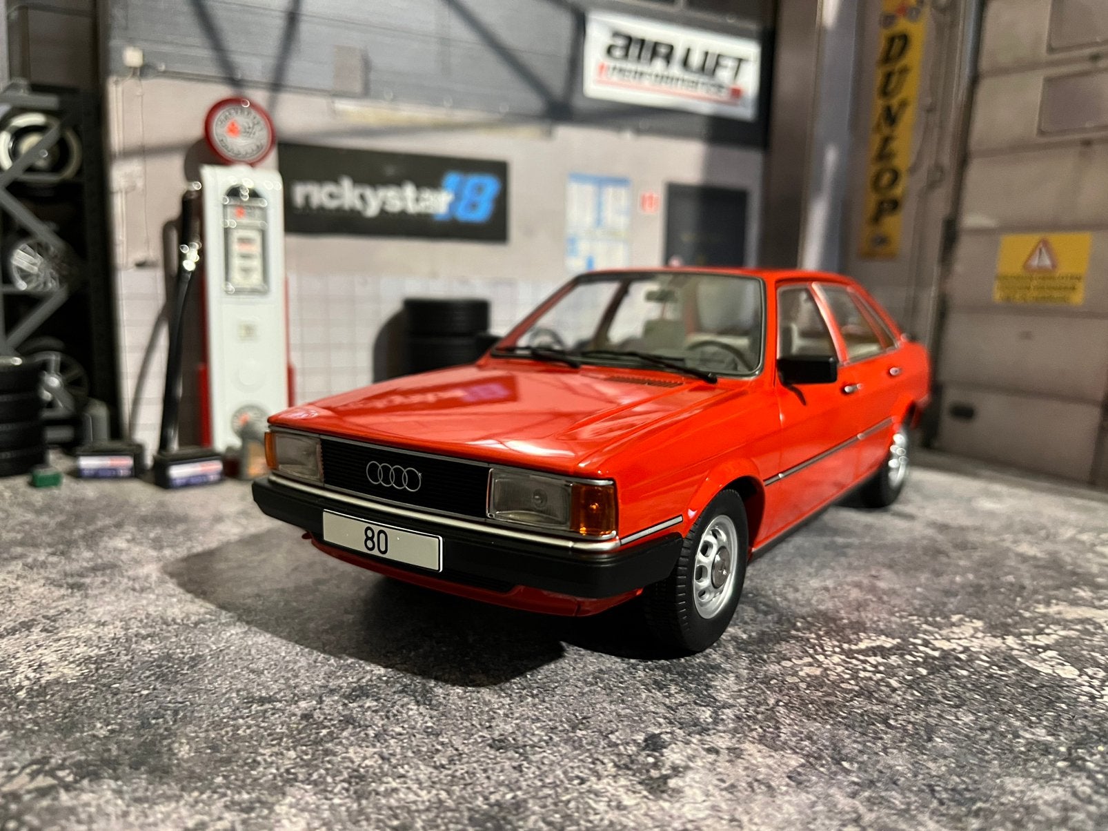 1:18 Audi 80 B2 - neuve dans sa boite, Enlèvement ou Envoi, Voiture
