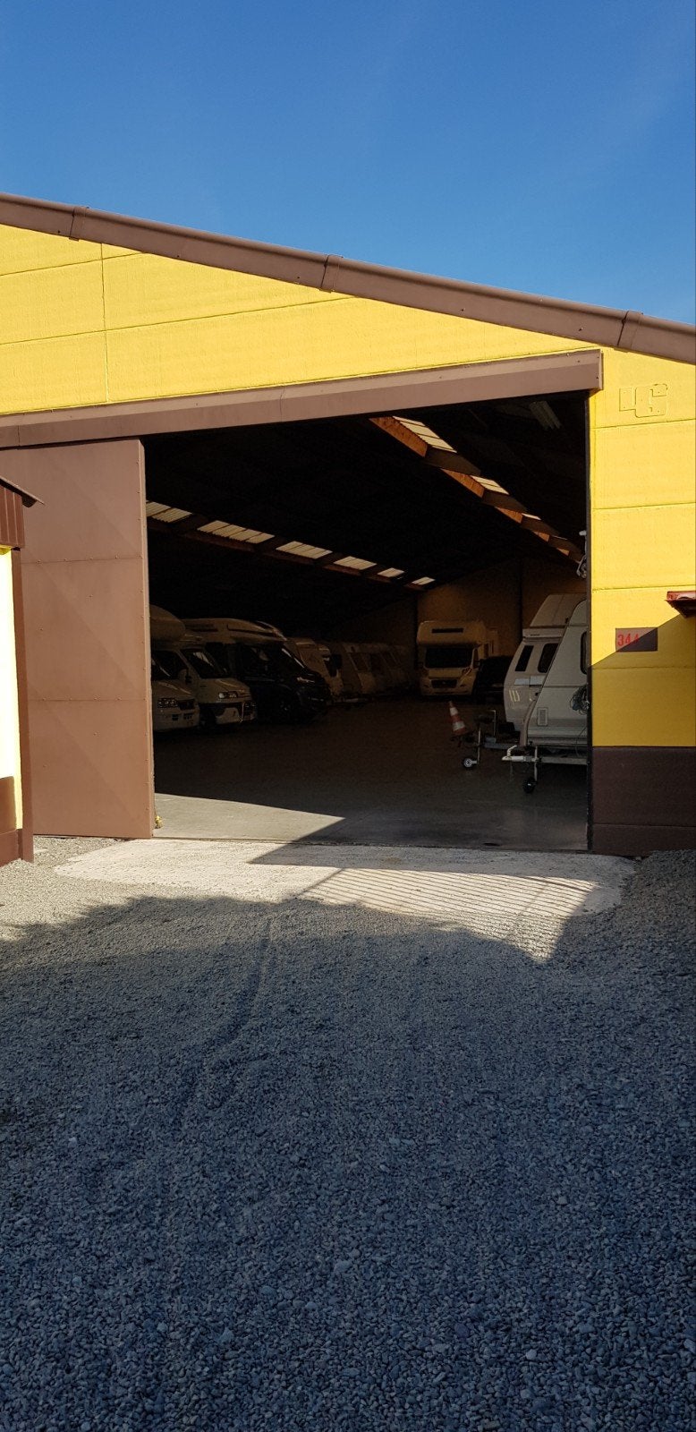 Entreposage pour caravanes