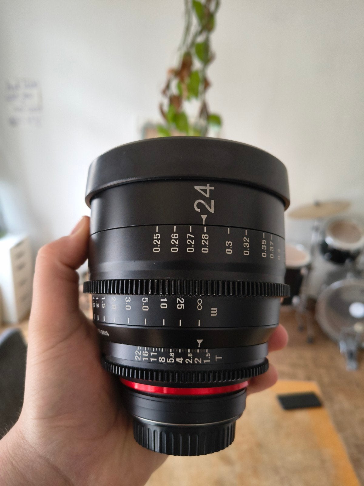 Cine Xeen 24mm f1.5 EF mount lens, Ophalen