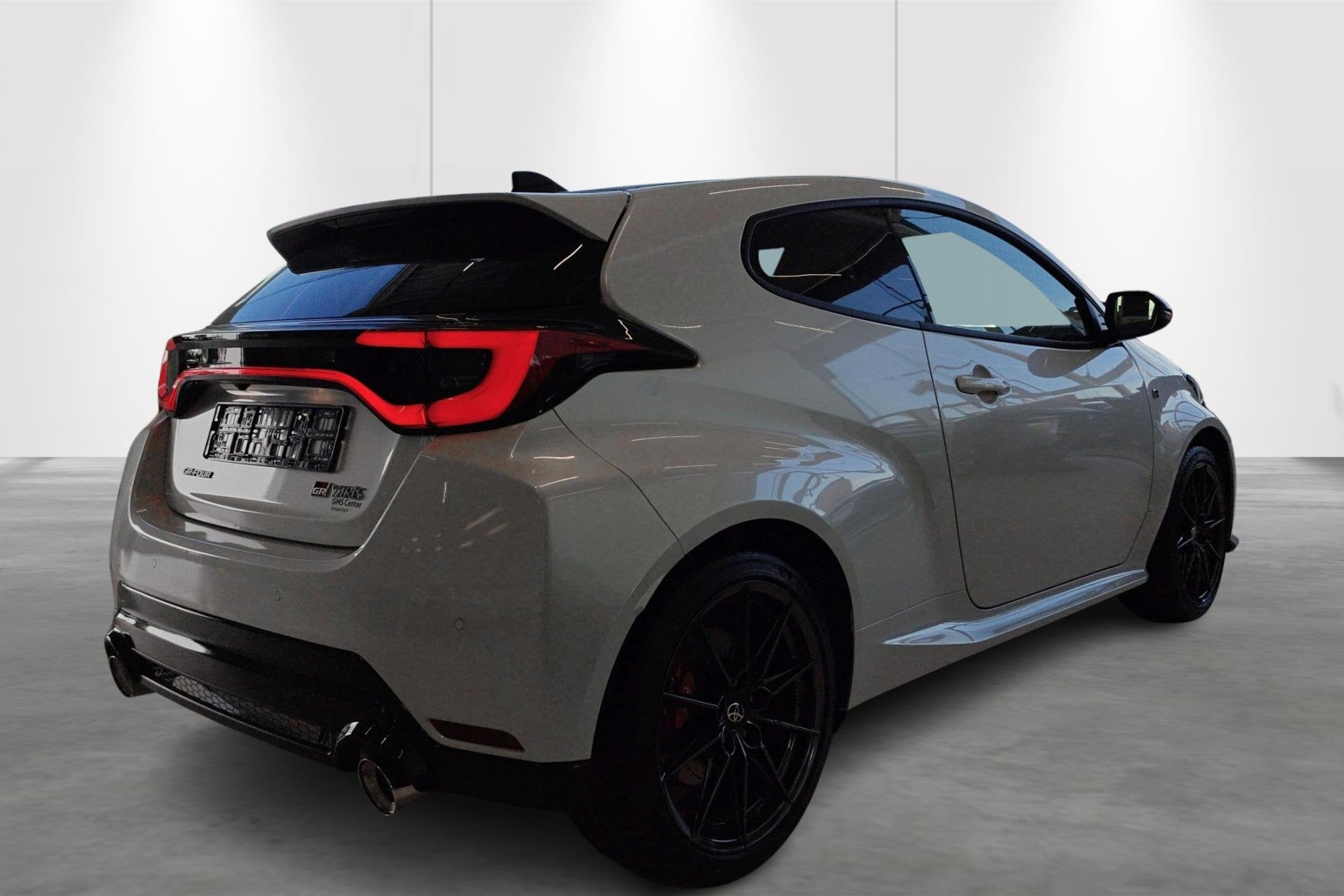 Toyota GR Yaris 1.6 Turbo Auto + Premium Pack + Forged Wheel, Autos, Noir, 215 g/km, Automatique, Tissu