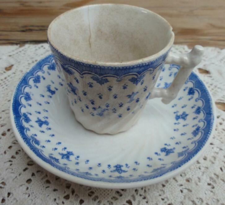 Antieke beboterde kop & schotel, SCM, Fleur de Lis, Antiek en Kunst, Antiek | Servies los, Ophalen of Verzenden