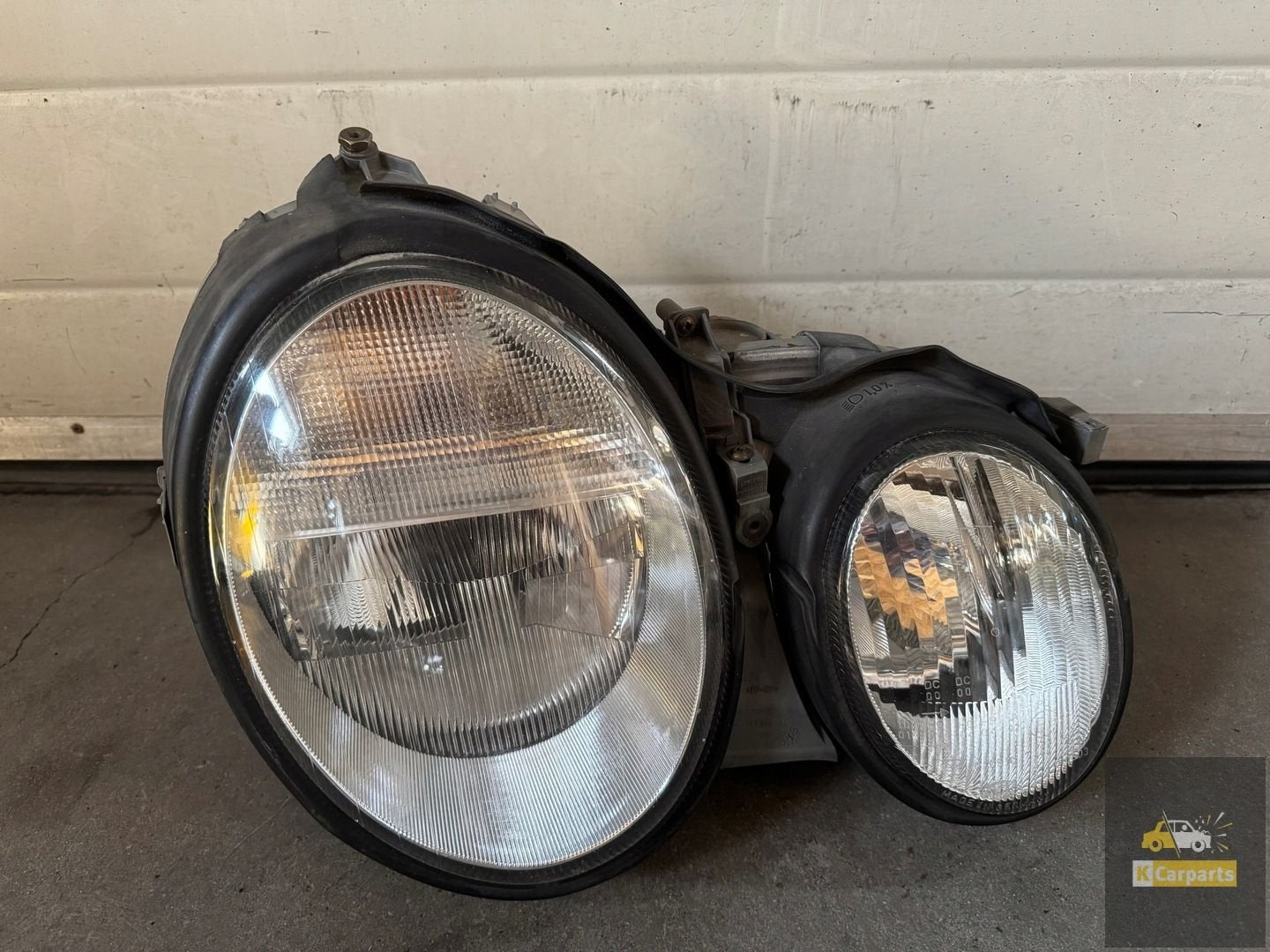 Phare avant droit x non UE Mercedes CLK W208, Mercedes-Benz AG, Mercedes-Benz, Utilisé, Mercedesstrasse 120
70372  Stuttgart, DE