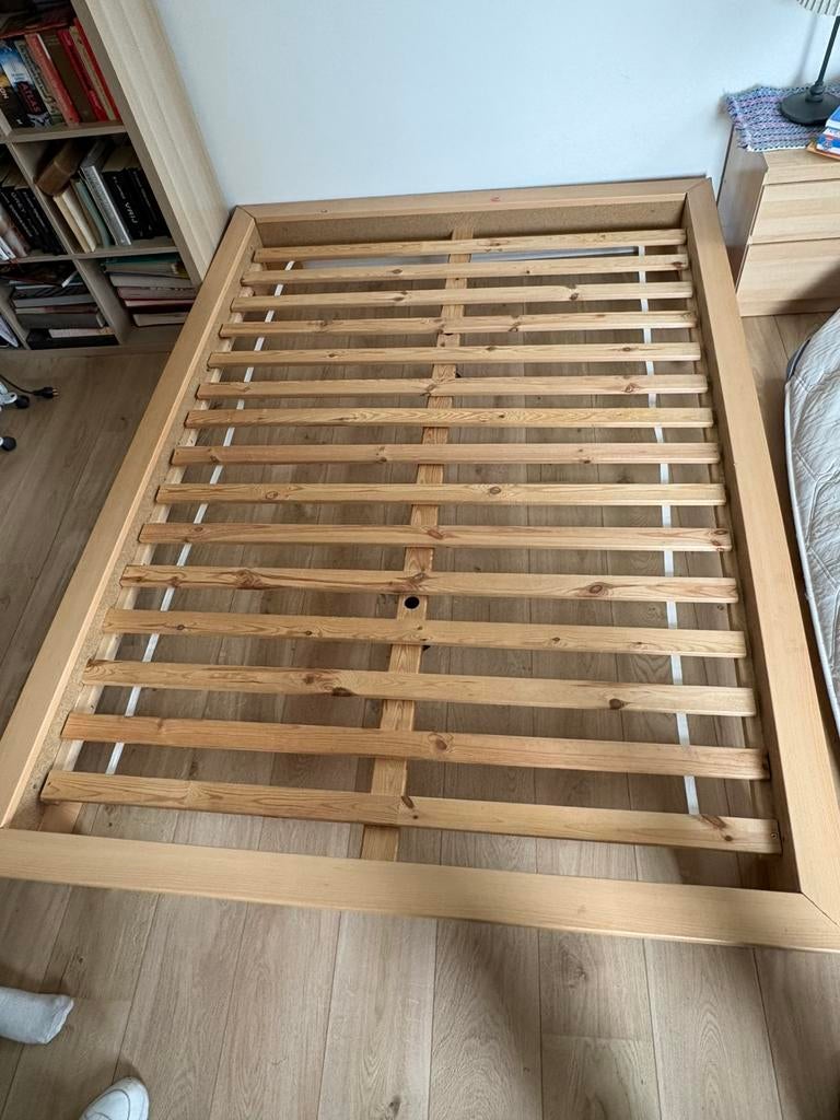 Lattenbodem + matras, Huis en Inrichting, Slaapkamer | Bedden, Ophalen, Zo goed als nieuw