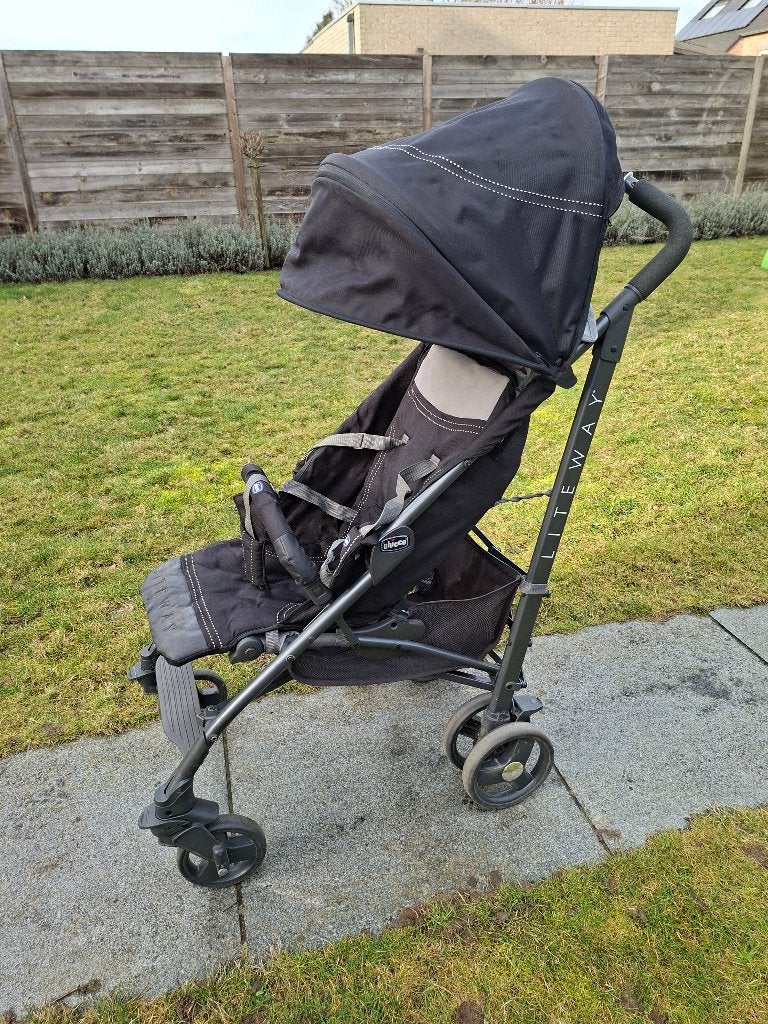 Buggy léger Chicco, Enfants & Bébés, Buggys, Enlèvement, Utilisé, Autres marques, Ombrelle