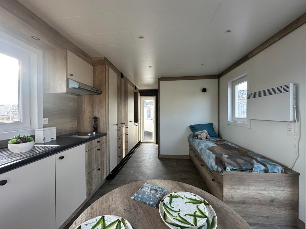 NIEUWE LUXUEUZE COMPACTE ZORGUNIT-WOONUNIT 600x370 MET TRAP, Caravans en Kamperen, Stacaravans