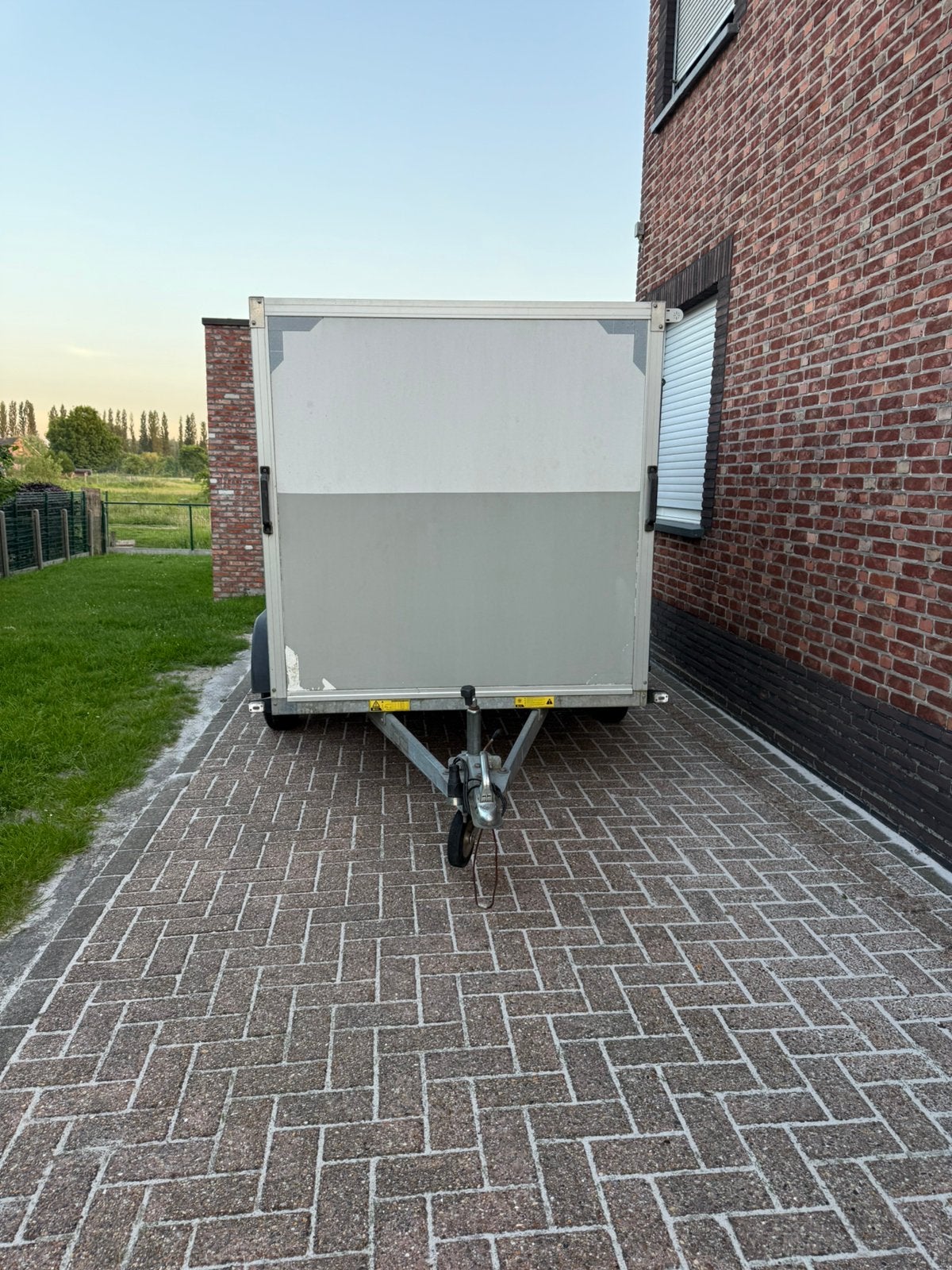 Gesloten aanhangwagen 750kg, Auto diversen, Ophalen, Zo goed als nieuw