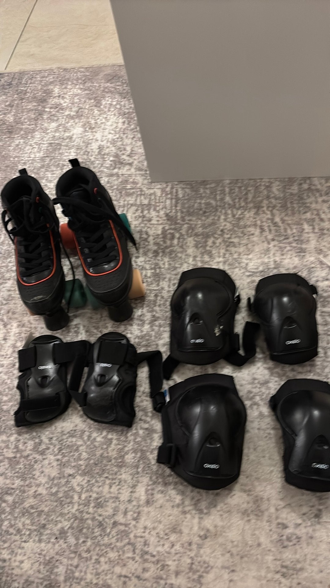 Oxelo rolschaatsen + complete beschermingsset – maat 36, Ophalen, Zo goed als nieuw, Kinderen, Bescherming