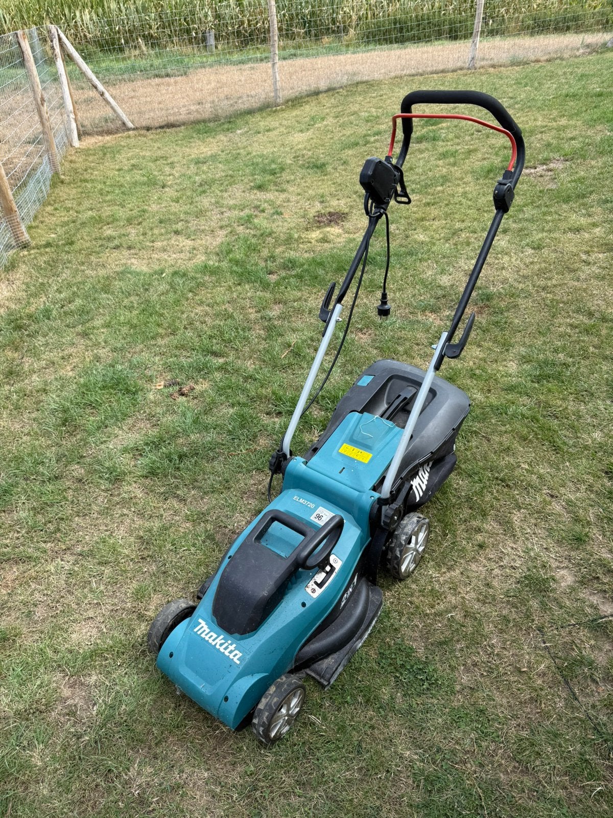 Elektrische grasmaaier Makita, Jardin & Terrasse, Tondeuses à gazon, Enlèvement, Utilisé, Tondeuses à gazon électriques, Bac de ramassage
