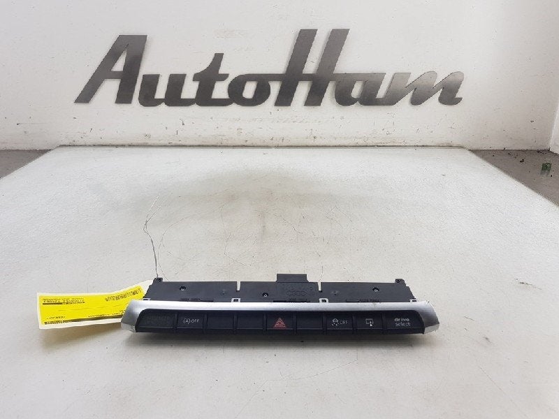 COMMUTATEUR DE FEUX DE DETRESSE A3 Sportback (8VA / 8VF), Auto-Union-Straße  1,
85057  Ingolstadt, DE, Info@audi.de, Audi, Utilisé