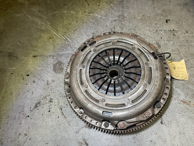 VOLANT MOTEUR BI-MASSE Golf VI (5K1) (06J105266H), Volkswagen, Volkswagen AG, Utilisé, Kundenbetreuung@volkswagen.de