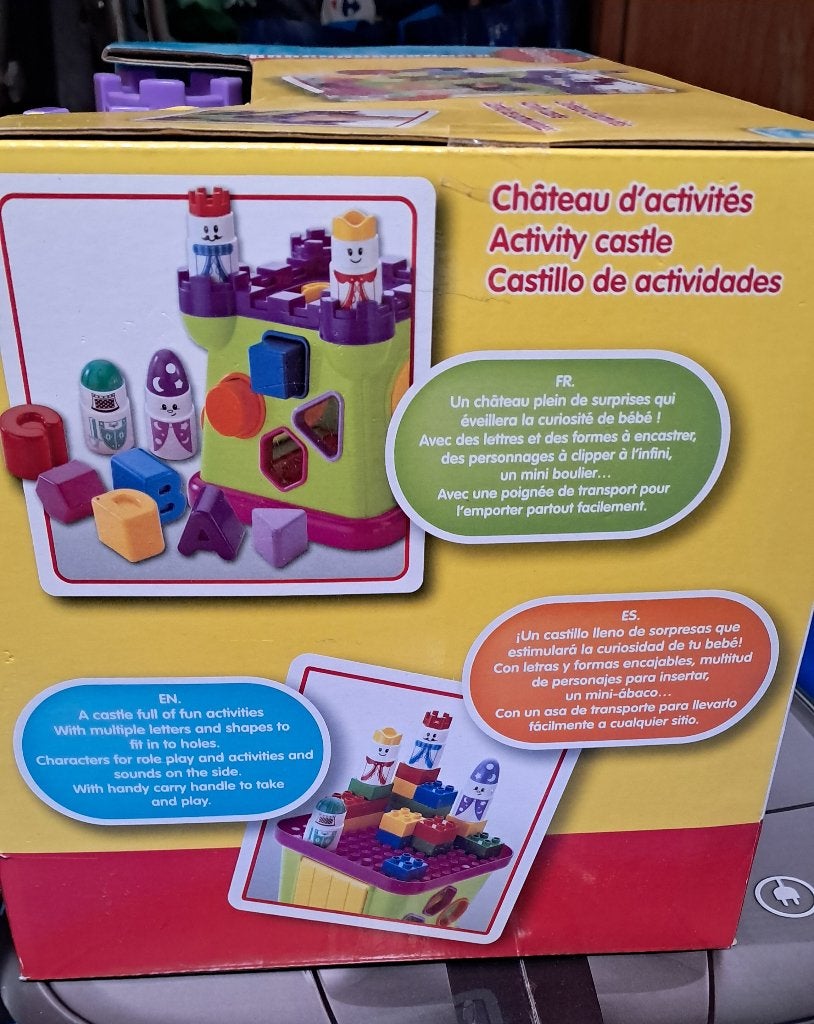 Château d'activités Bloomy. Boîte à formes. Jeu d'éveil., Enlèvement, Neuf
