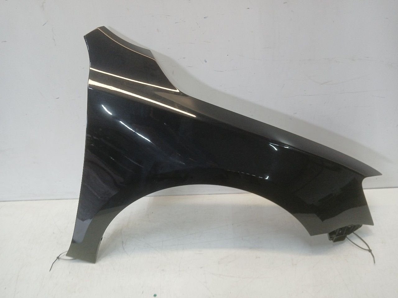 Spatbord rechts voor Volkswagen Jetta, Auto-onderdelen, Onderdelen@venauto.nl, Van der Ven Autorecycling B.V., Gebruikt, Ettenseweg 76, 4706 PB Roosendaal, The Netherlands