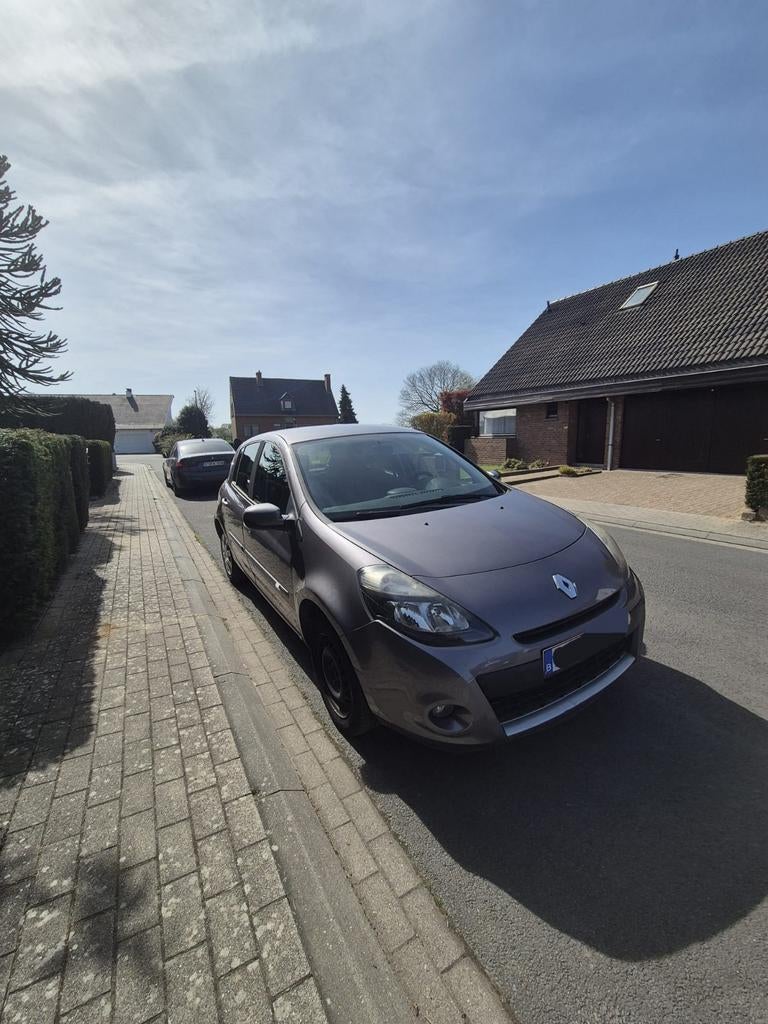 Renault clio 3 15 cc dci 75 chevaux   190 000 kilomètres, Auto's, Particulier, Te koop, Clio