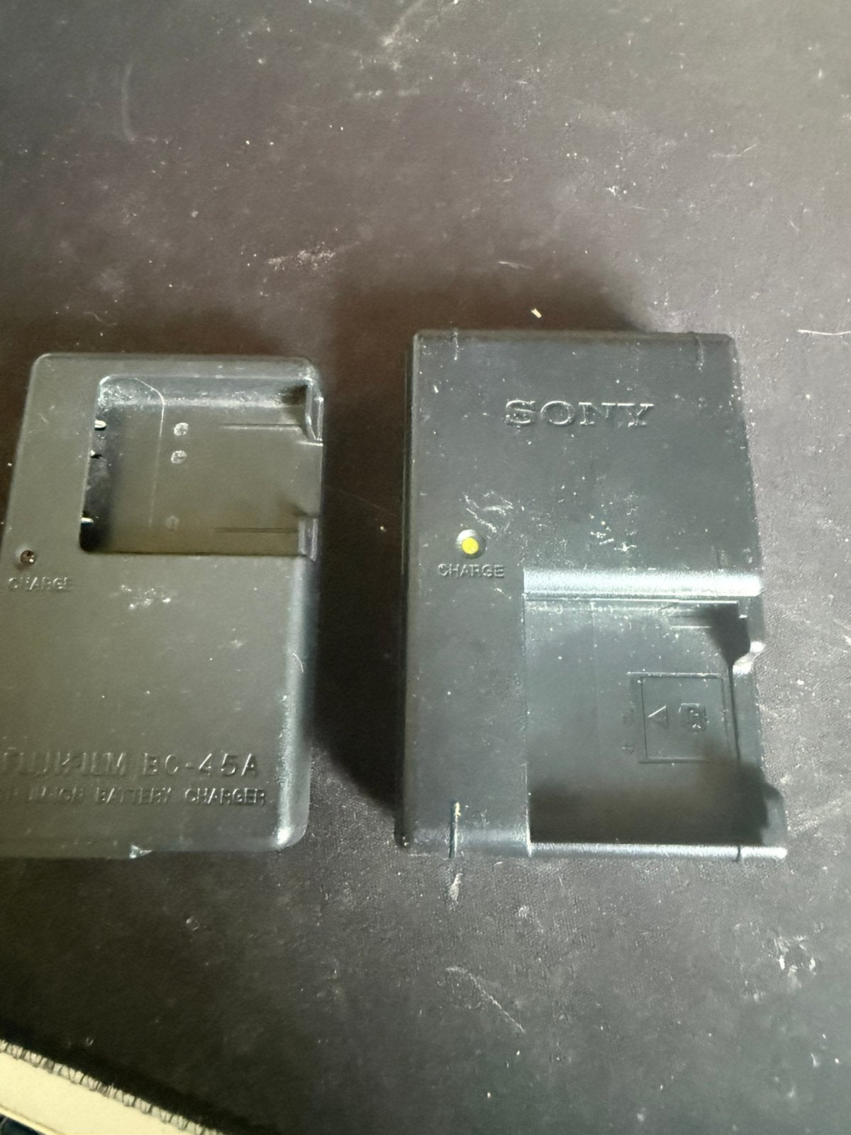 Chargeurs de batteri originaux Sony et Fujifilm - Ensemble -, Enlèvement, Comme neuf, Fujifilm, Sony