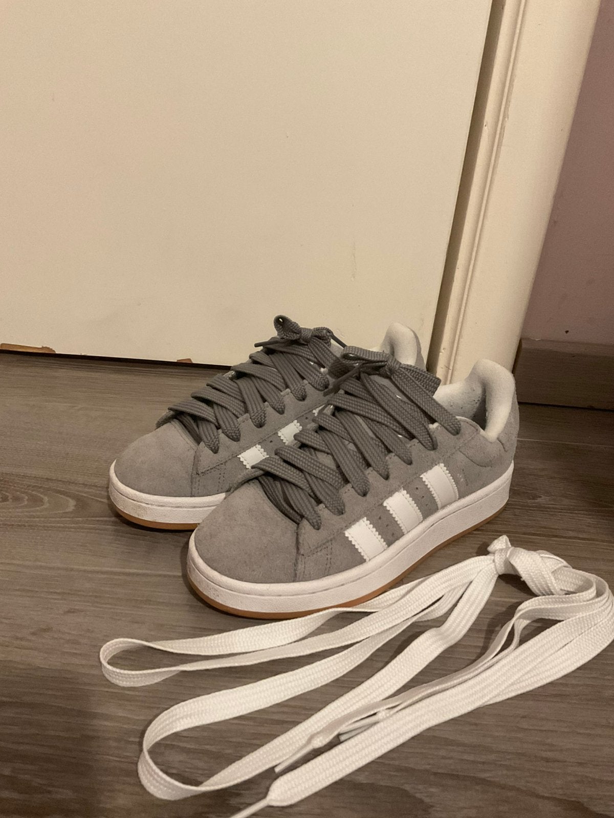 Campus Adidas, Gris, Enlèvement ou Envoi, Sneakers et Baskets, Comme neuf