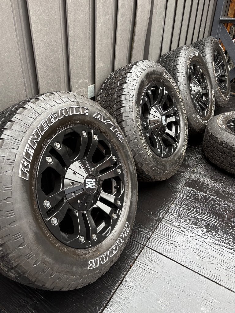 5x XD Monster 2 18 inch + Radar A/T 275/65R18 Jeep RAM Ford, Auto-onderdelen, Ophalen, 18 inch, 275 mm, Banden en Velgen