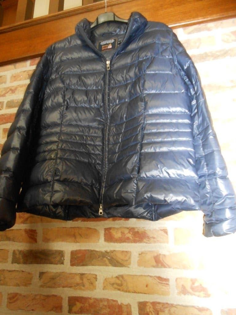 Damesjas donkerblauw met kap River Wood maat 42 + rits, Ophalen, Blauw, River Woods, Maat 42/44 (L)