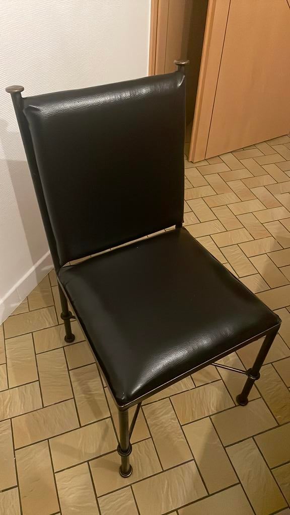 6 Ijzeren stoelen met zwarte kunstleder, Huis en Inrichting, Stoelen, Ophalen, Overige materialen, Gebruikt, Zwart