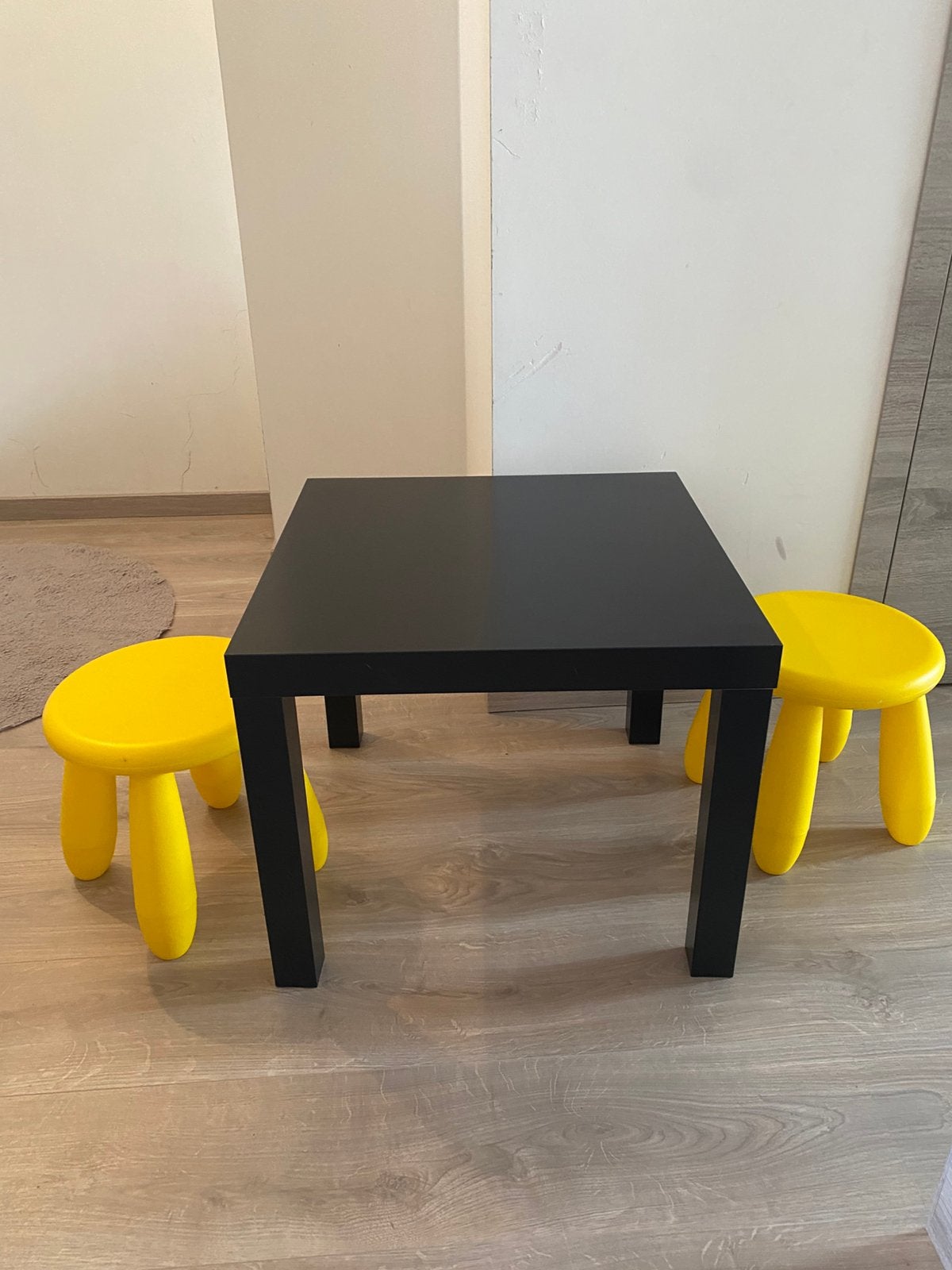 Table et tabourets pour enfants, Enlèvement, Comme neuf