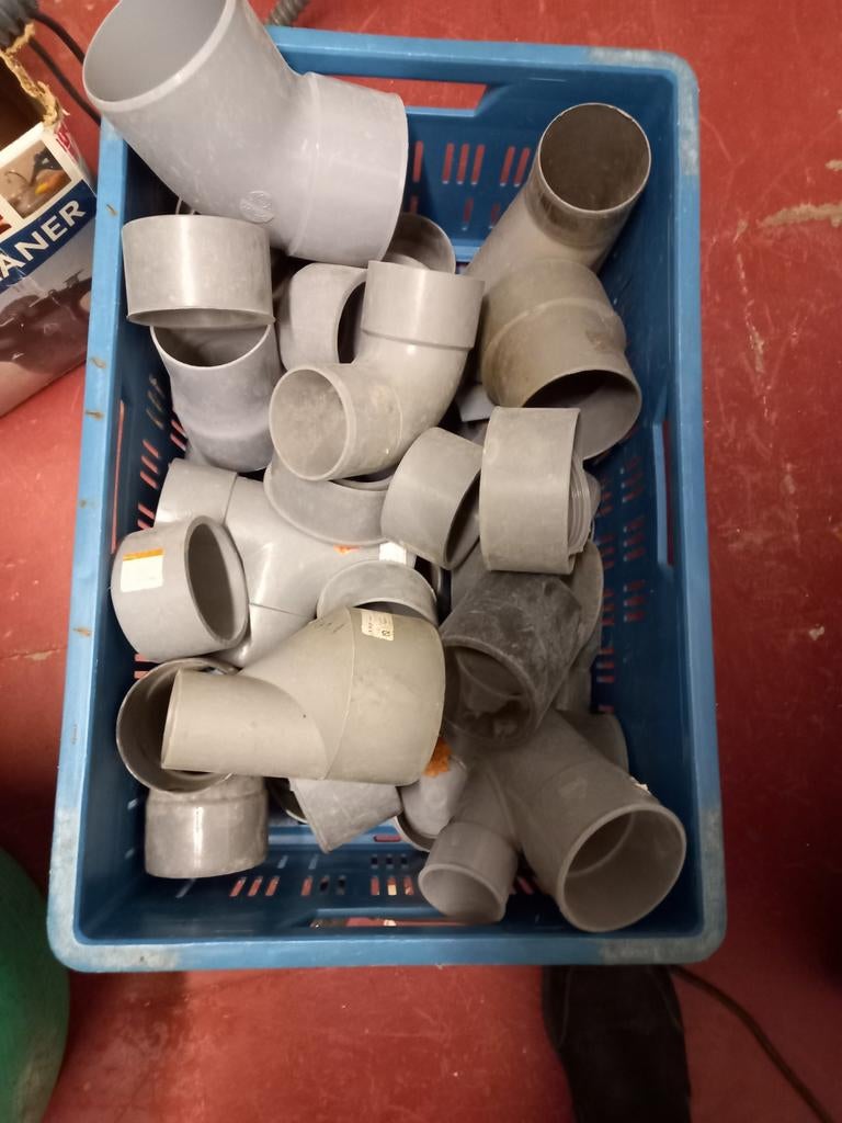 lot 30 accessoire pour tuyau pvc 75.90 100.110, Ophalen, PVC