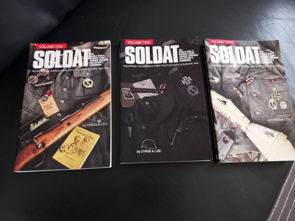 3 livres photos Soldat Allemand WW2 tons 12, 12 et 3, en par, Collections, Enlèvement ou Envoi