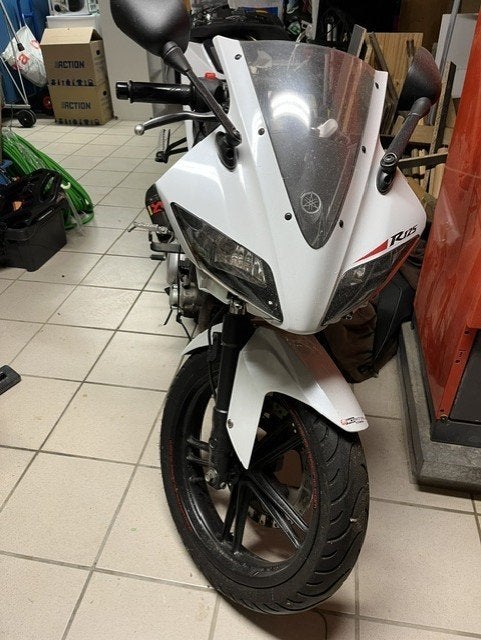 YAMAHA YZF 125 2010, Motos, Particulier, Sport