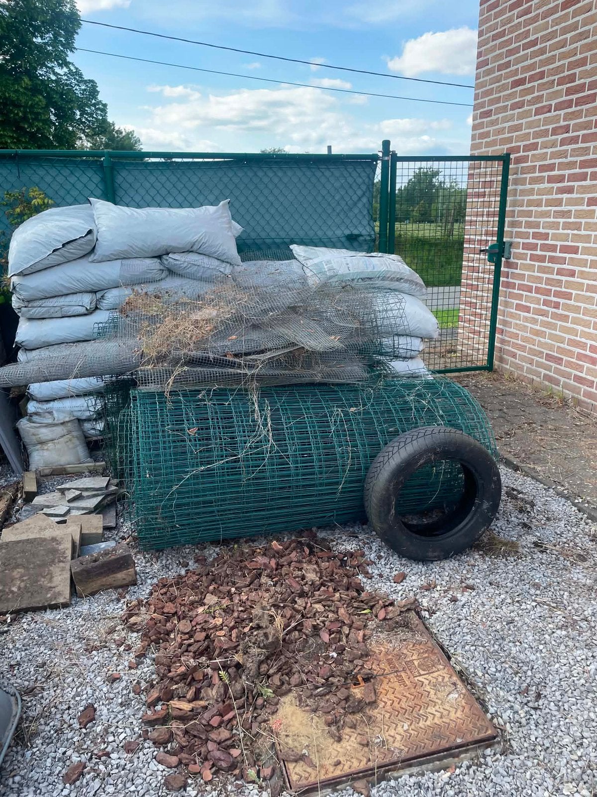 Draad met bijhorende palen, Tuin en Terras, Ophalen, Gebruikt, 20 meter of meer, Draad