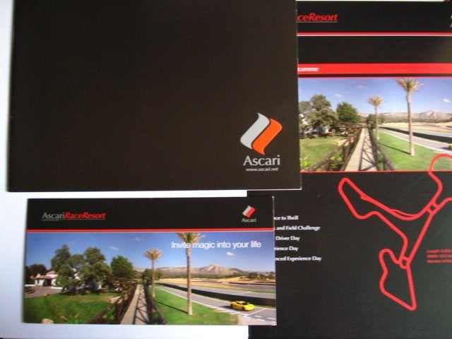 Ascari Race Resort 2010 Brochure Catalogue Prospekt LOT of 3, Boeken, Auto's | Folders en Tijdschriften, Zo goed als nieuw, Overige merken