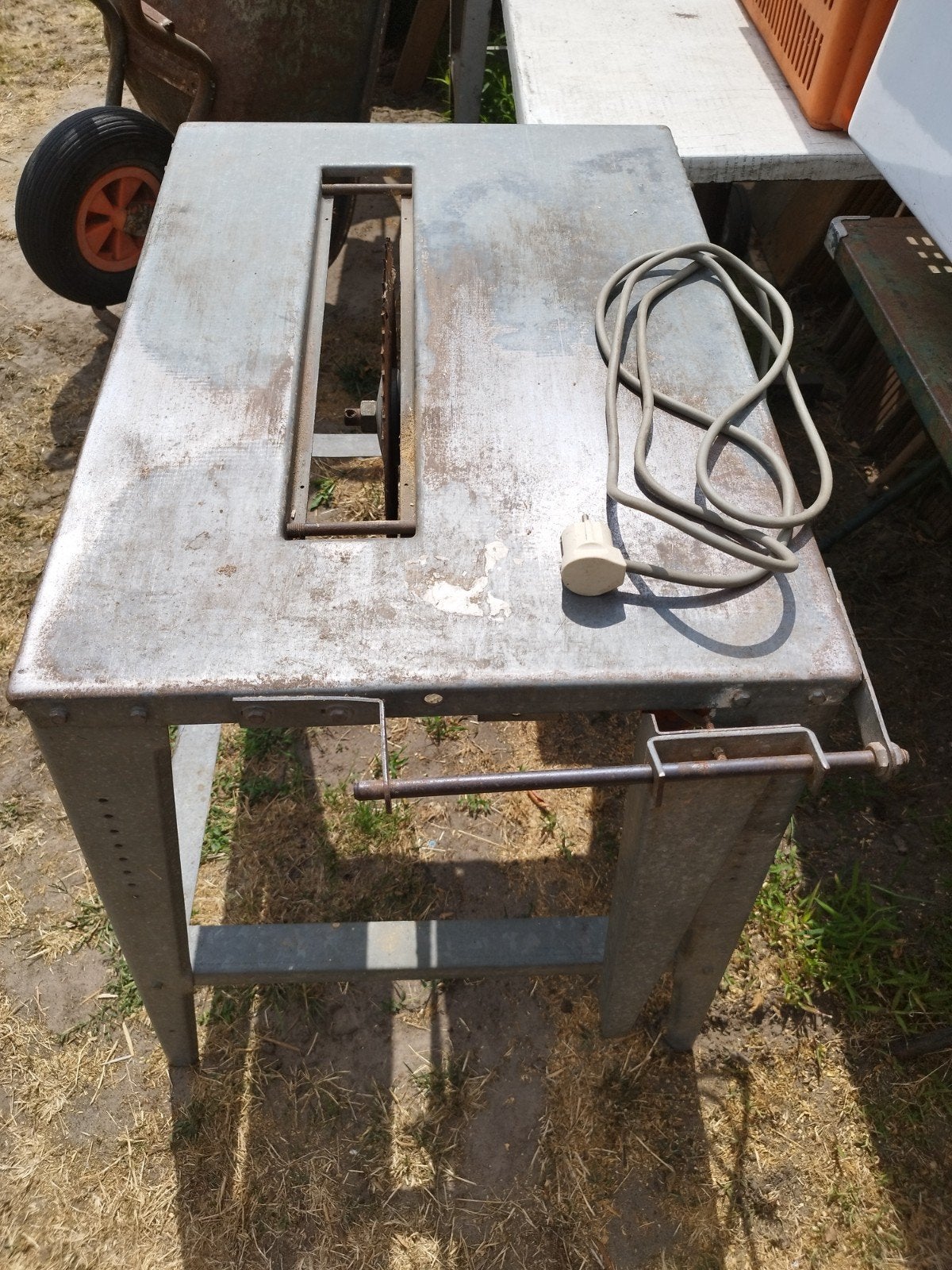 ijzeren tafelzaag, Doe-het-zelf en Bouw, Gereedschap | Zaagmachines, Ophalen