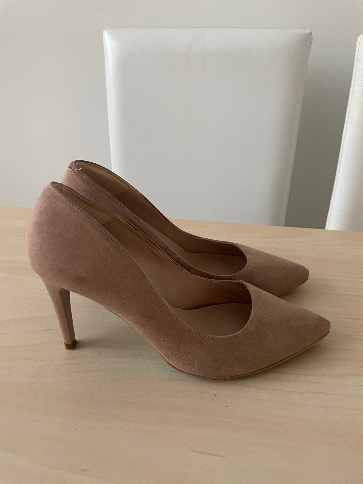 Escarpins beige 37 Giulia, Vêtements | Femmes, Chaussures, Enlèvement, Comme neuf, Beige, Escarpins