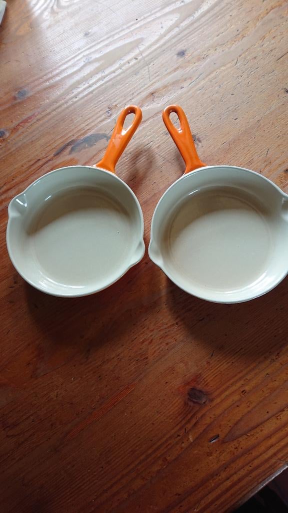 Le Creuset 2 pannetjes, Huis en Inrichting, Keuken | Potten en Pannen, Ophalen of Verzenden, Zo goed als nieuw, Gietijzer, Koekenpan of Braadpan