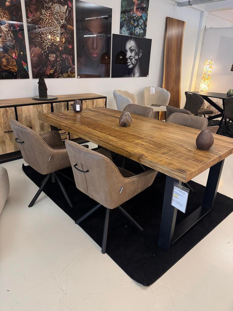 Tafel en stoelen, Ophalen, Zo goed als nieuw