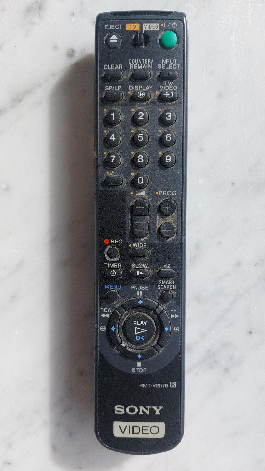 Télécommande originale Sony RMT-V257B - Magnétoscope VHS, Enlèvement ou Envoi, Utilisé, Originale, TV