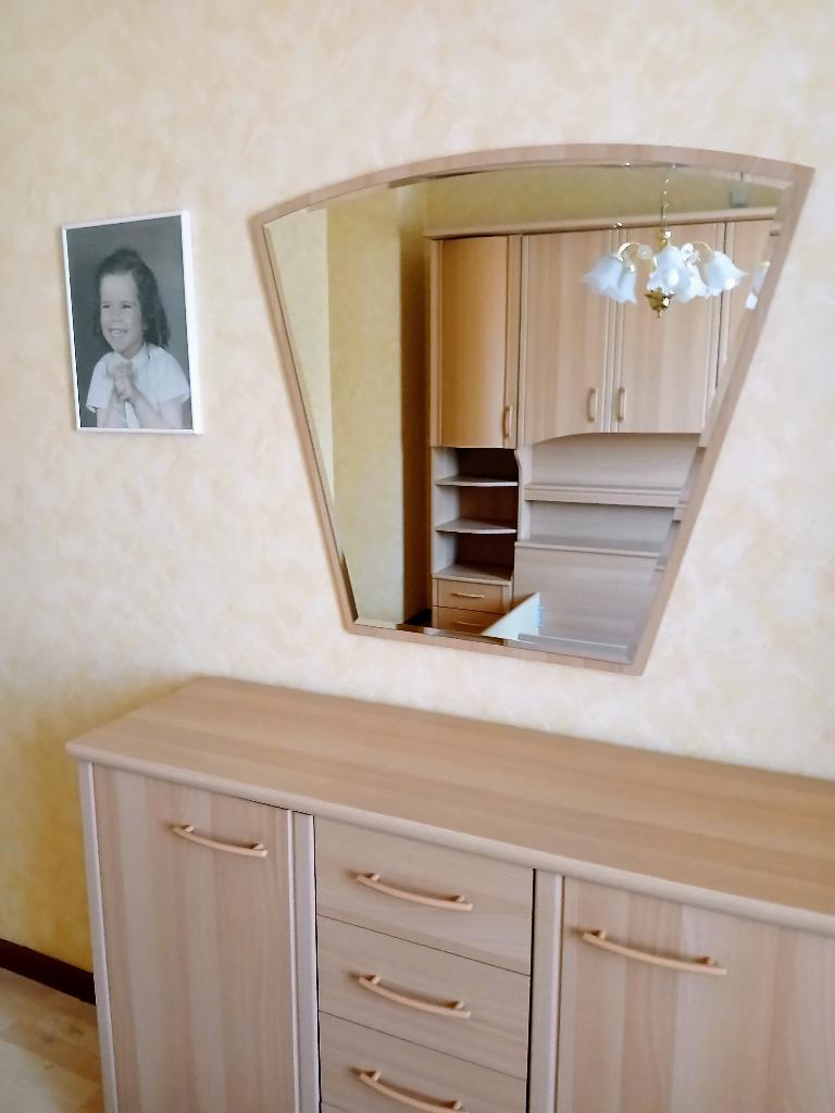 Ladekast met bijbehorende spiegel, Ophalen, 100 tot 150 cm, 5 laden of meer, Zo goed als nieuw