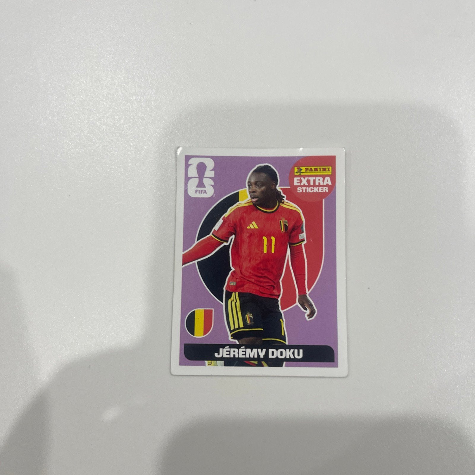 Panini voetbalsticker jeremy doku paars extra sticker, Verzamelen, Sportartikelen en Voetbal, Verzenden, Zo goed als nieuw