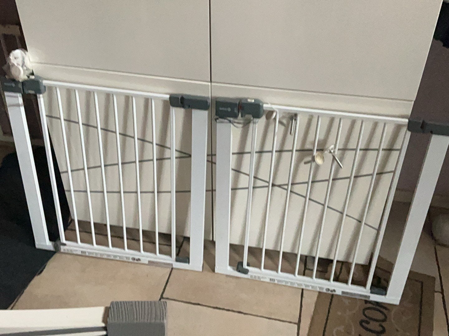 : Lot de 2 barrières de sécurité enfant Safety 1st Auto Clo, Enlèvement