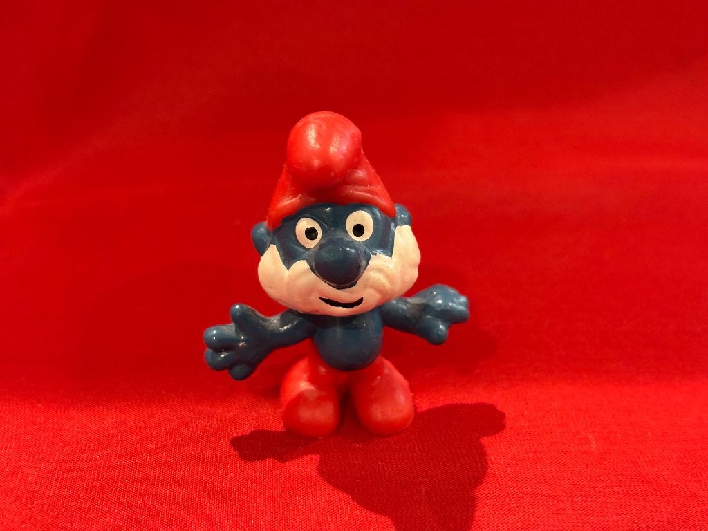 Grote smurf . Hoogte 5 cm. Cijfer 4 Schleich Peyo, Collections, Schtroumpfs, Comme neuf, Poupée, Figurine ou Peluche, Grand Schtroumpf