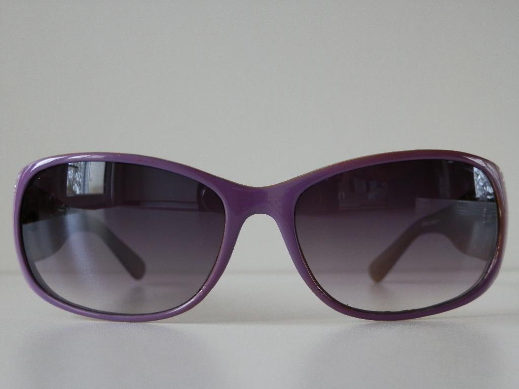 Lunettes de soleil Escada Purple., Autres marques, Enlèvement ou Envoi, Autres couleurs, Comme neuf