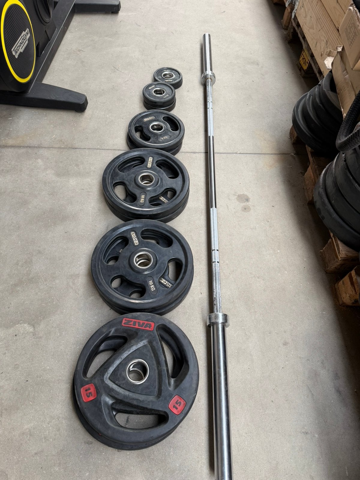 87,5kg Rubberen Gewichten + Olympische Barbell 220cm ,20kg, Sport en Fitness, Fitnessmaterialen, Ophalen, Gebruikt, Halterschijven