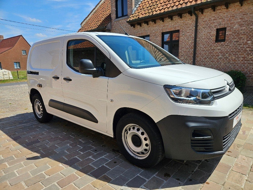 Citroen Berlingo 1.2 BENZ AUTOMAAT FULL OPTION 9298 excl BTW, Auto's, Bestelwagens en Lichte vracht, Bedrijf, Te koop, Used 1. Bestelwagens met ervaring.