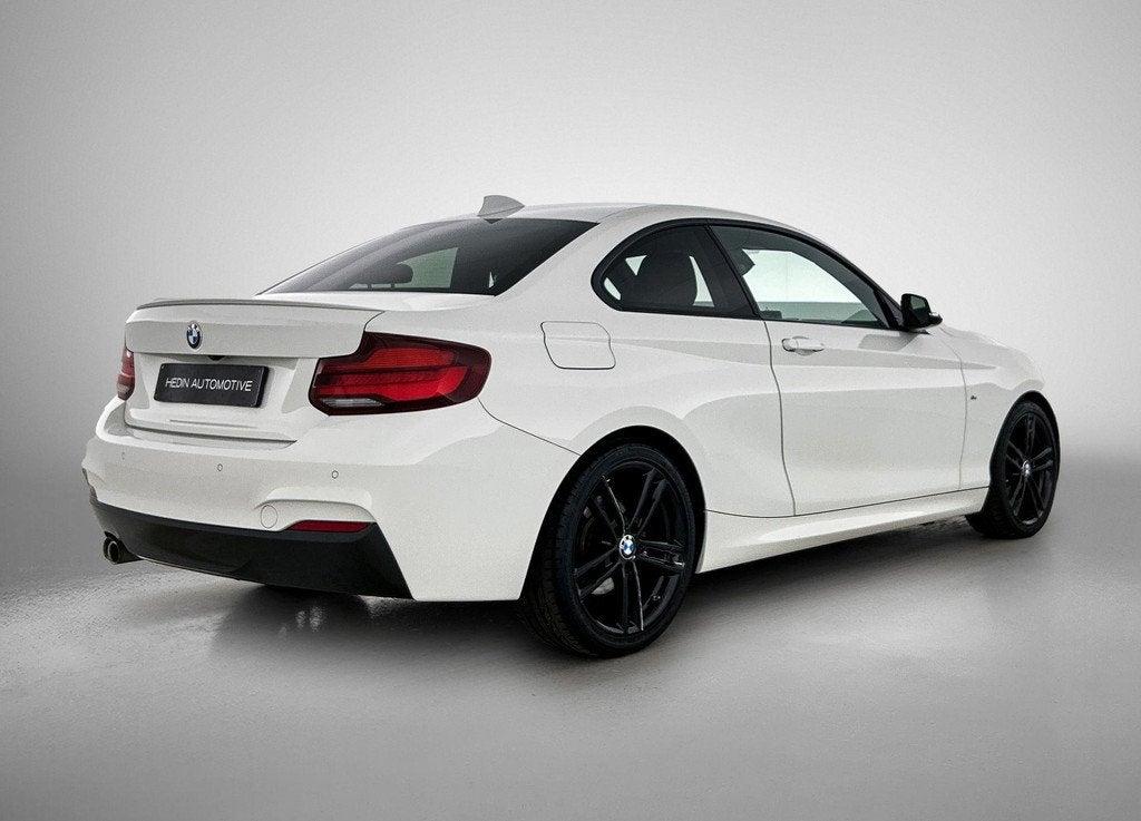 BMW 2-serie Coupé 218i M Pakket | Zetelverwarming | Bluetoo, Auto's, BMW, 4 cilinders, 2 Reeks, 136 pk, Wit