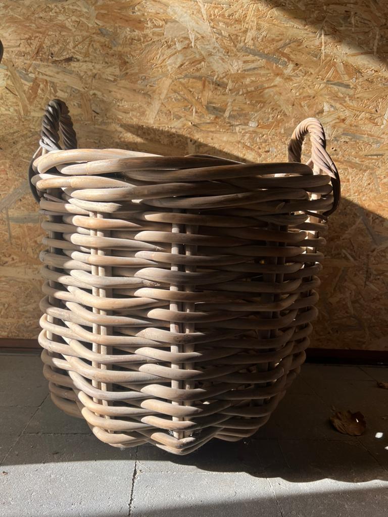 Rotan mand, Huis en Inrichting, Woonaccessoires | Schalen en Manden, Ophalen, Gebruikt, Hout, Mand