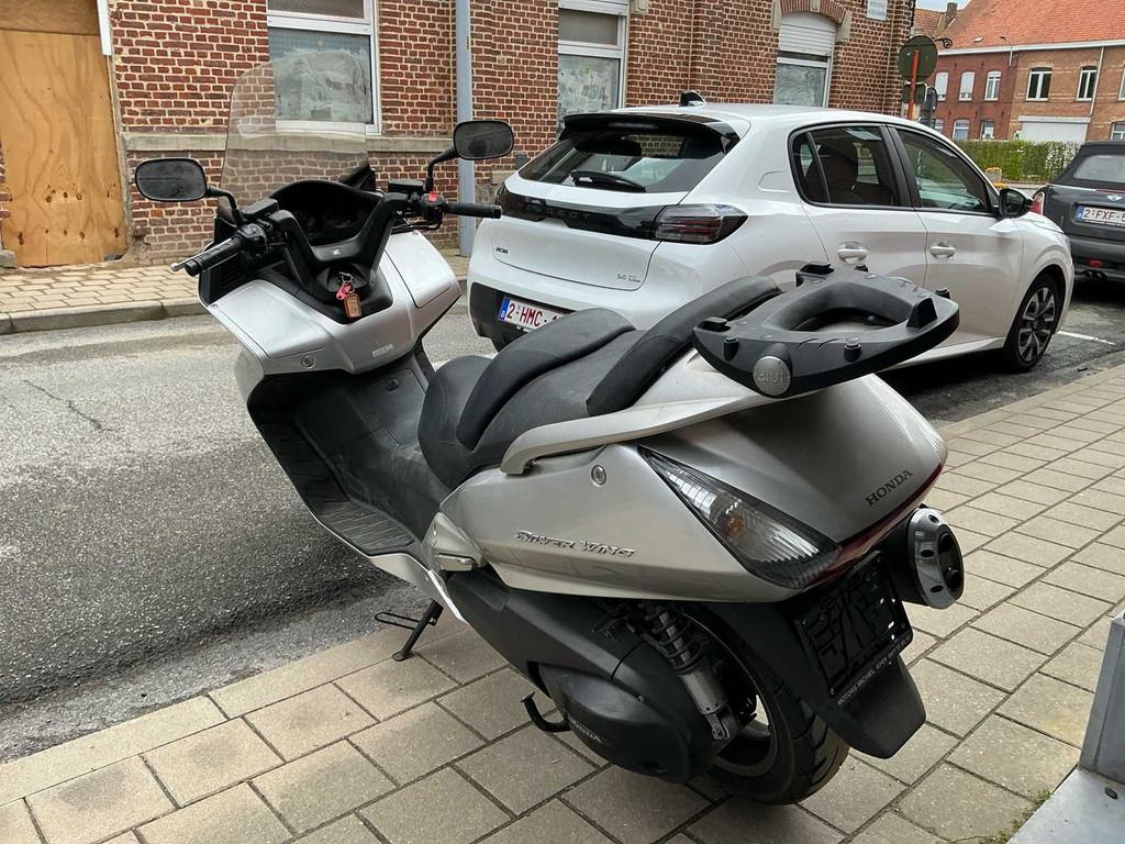Honda FJS600 Motorfiets, Bedrijf, Overig