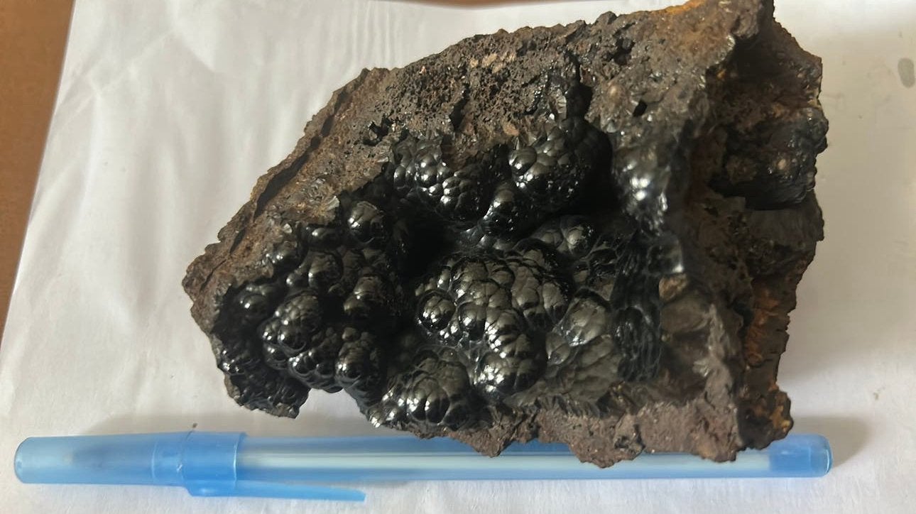 une (mamelonnée) l'hématite ou de la goethite, Enlèvement ou Envoi, Minéral