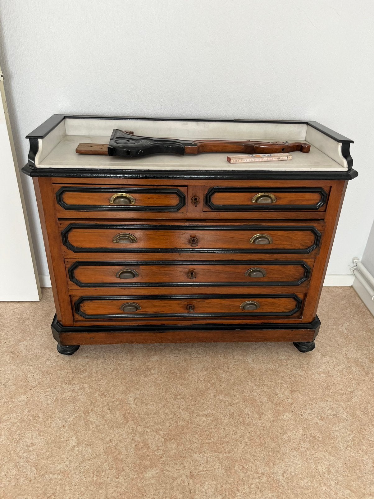Commode met spiegel, Huis en Inrichting, Kasten | Ladekasten, Gebruikt, 150 tot 200 cm, 100 tot 150 cm, 25 tot 50 cm, Kersenhout