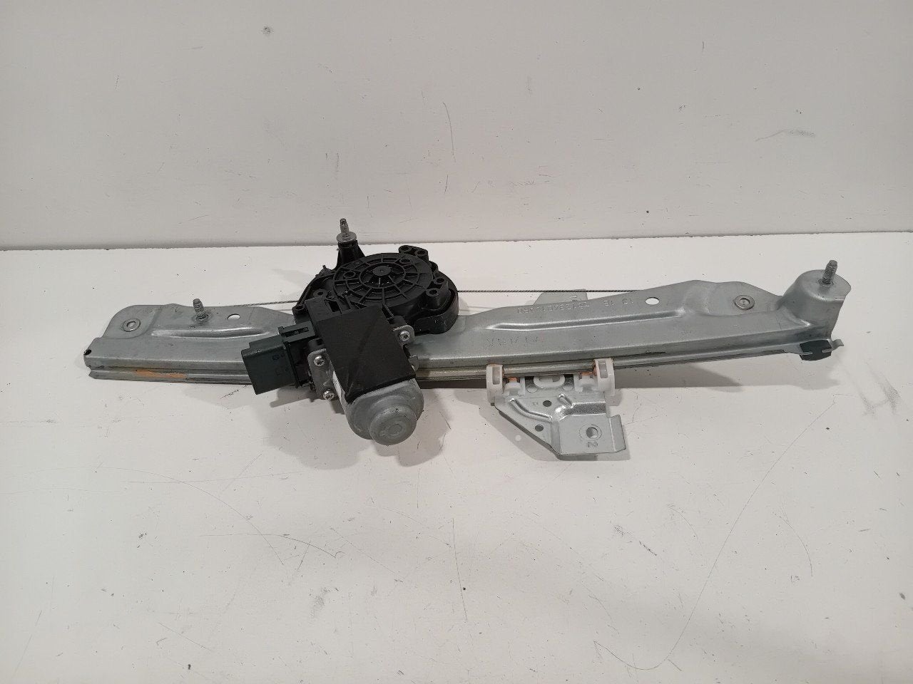 Raammechaniek elektrisch rechts achter Renault Scénic, Onderdelen@venauto.nl, Van der Ven Autorecycling B.V., Ettenseweg 76, 4706 PB Roosendaal, The Netherlands