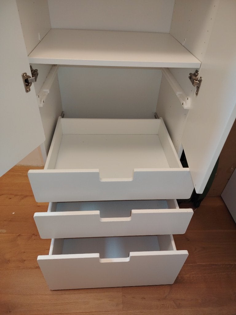 Witte IKEA-kleerkast met 3 lades – €30, Ophalen, Met lade(s), 50 tot 100 cm, Zo goed als nieuw